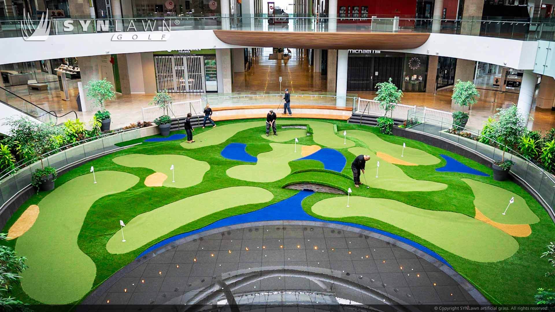 SYNLawn--mini-golf-course-at-shopping-mall